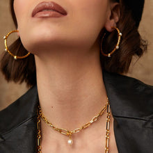 Load image into Gallery viewer, Aliz Pearl Charm - Gold
